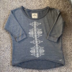 Hollister heather grey embroidered top Sz Medium